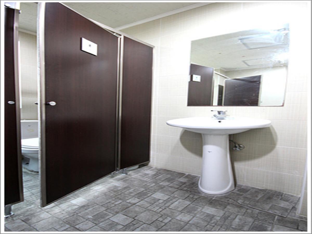 Hostel Sinchon Livingtel *